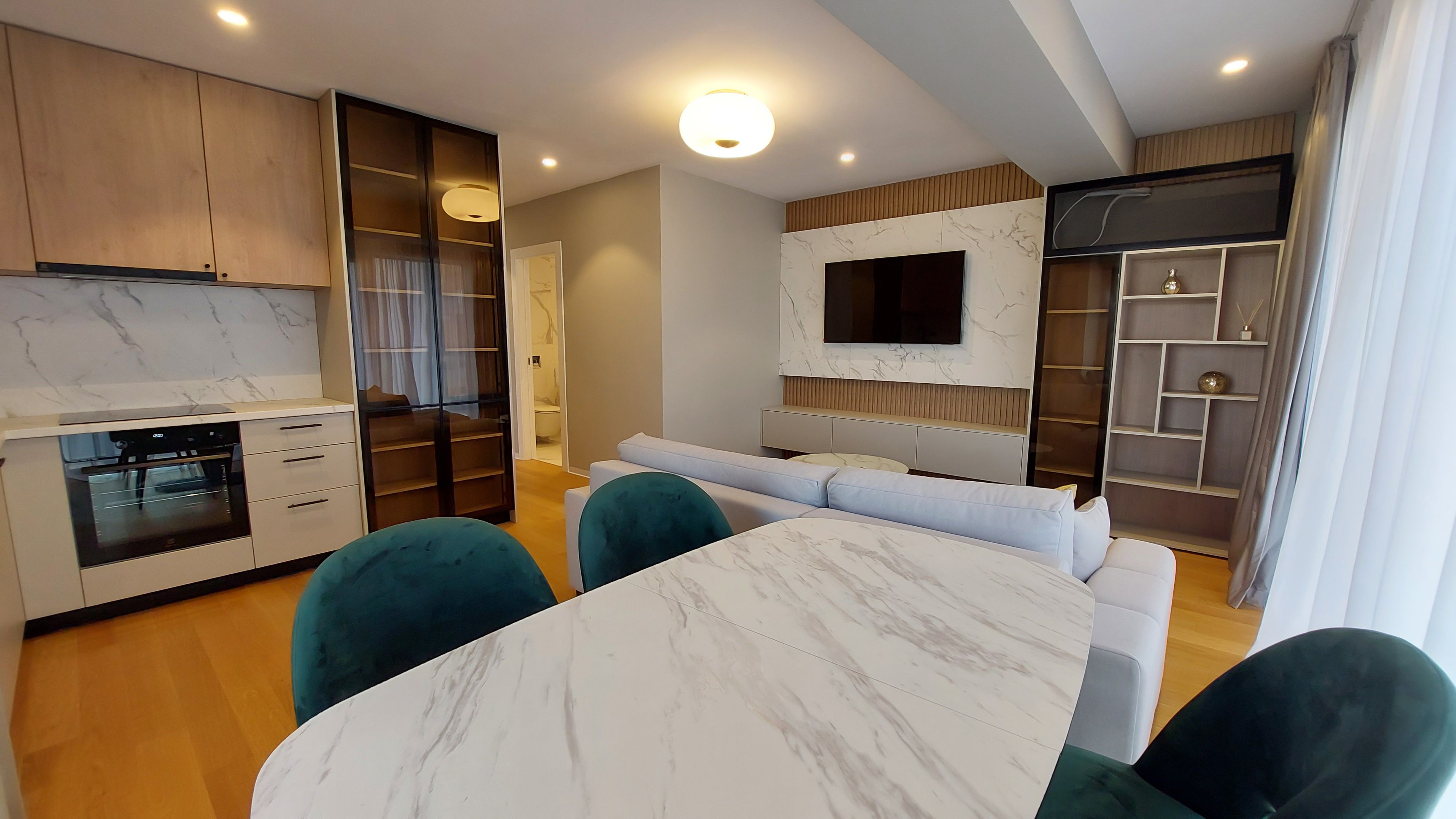 GALERIE FOTO | Ce găsești într-un apartament de circa 380.000 euro, de trei camere, dintr-un complex de lux din București - Poza 31