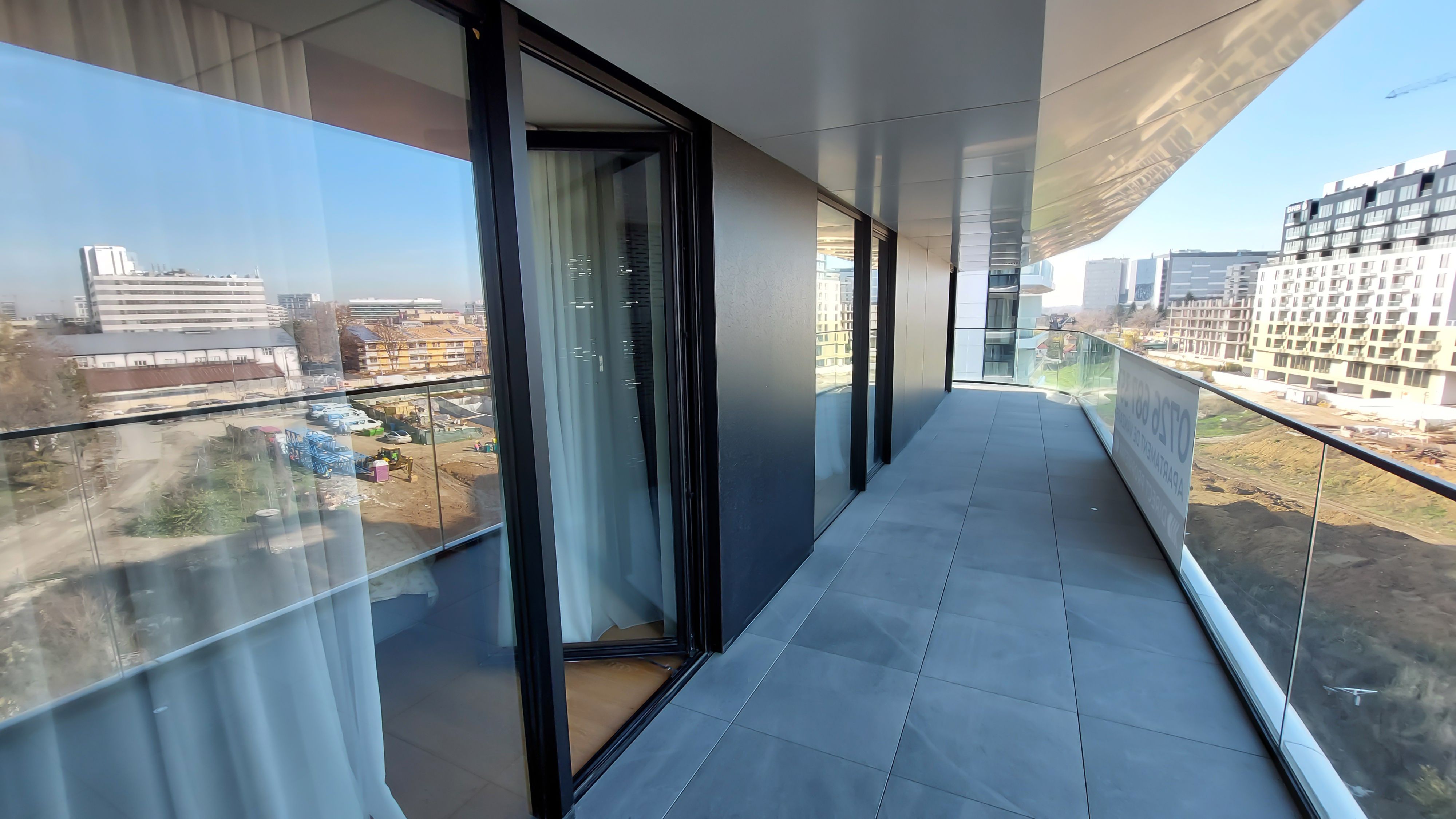 GALERIE FOTO | Ce găsești într-un apartament de circa 380.000 euro, de trei camere, dintr-un complex de lux din București - Poza 9