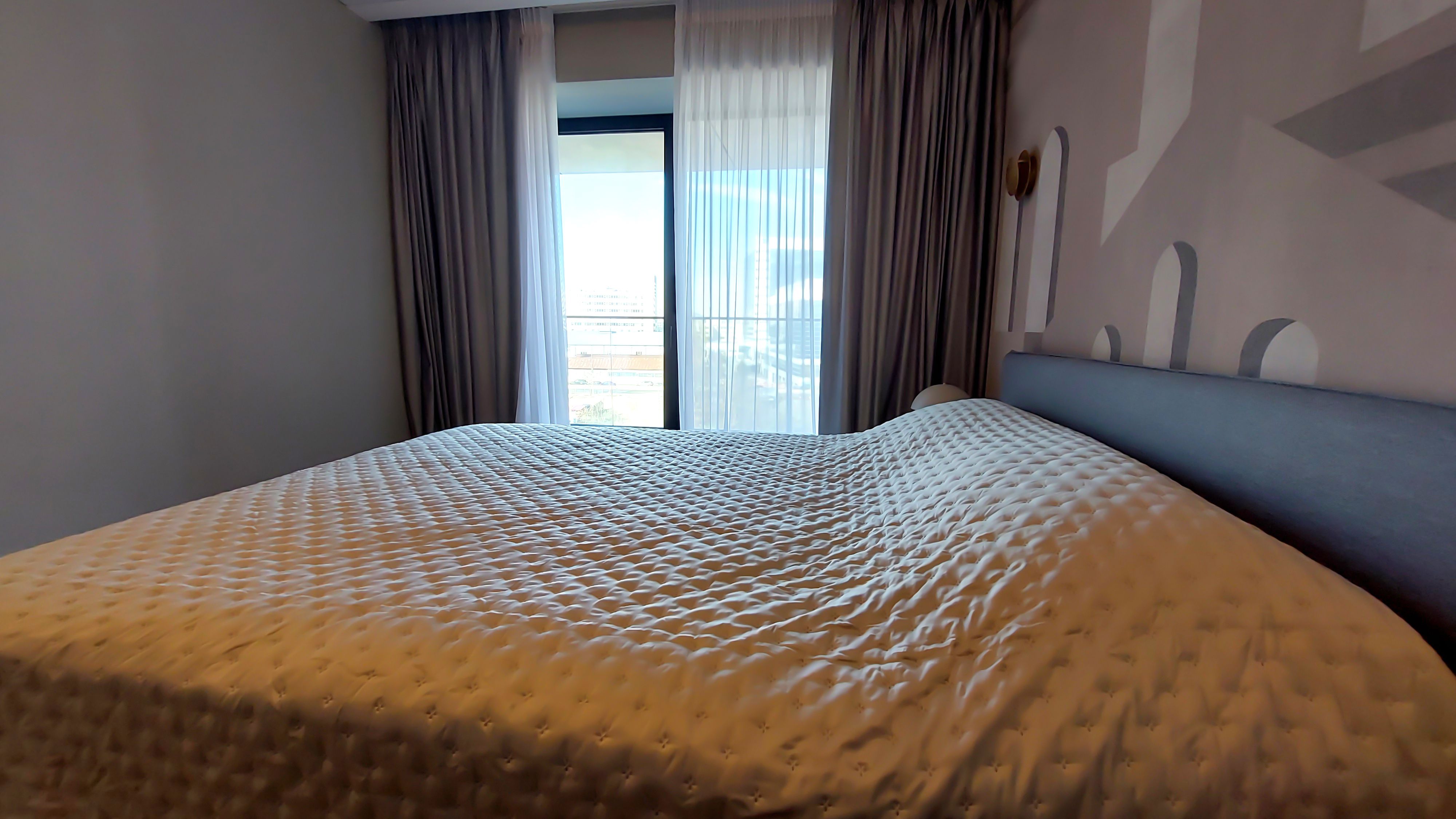 GALERIE FOTO | Ce găsești într-un apartament de circa 380.000 euro, de trei camere, dintr-un complex de lux din București - Poza 8