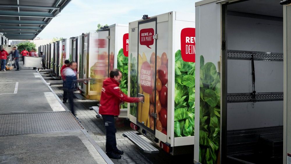 Nemții de la REWE, proprietarul PENNY, testează mașini autonome pentru livrarea alimentelor