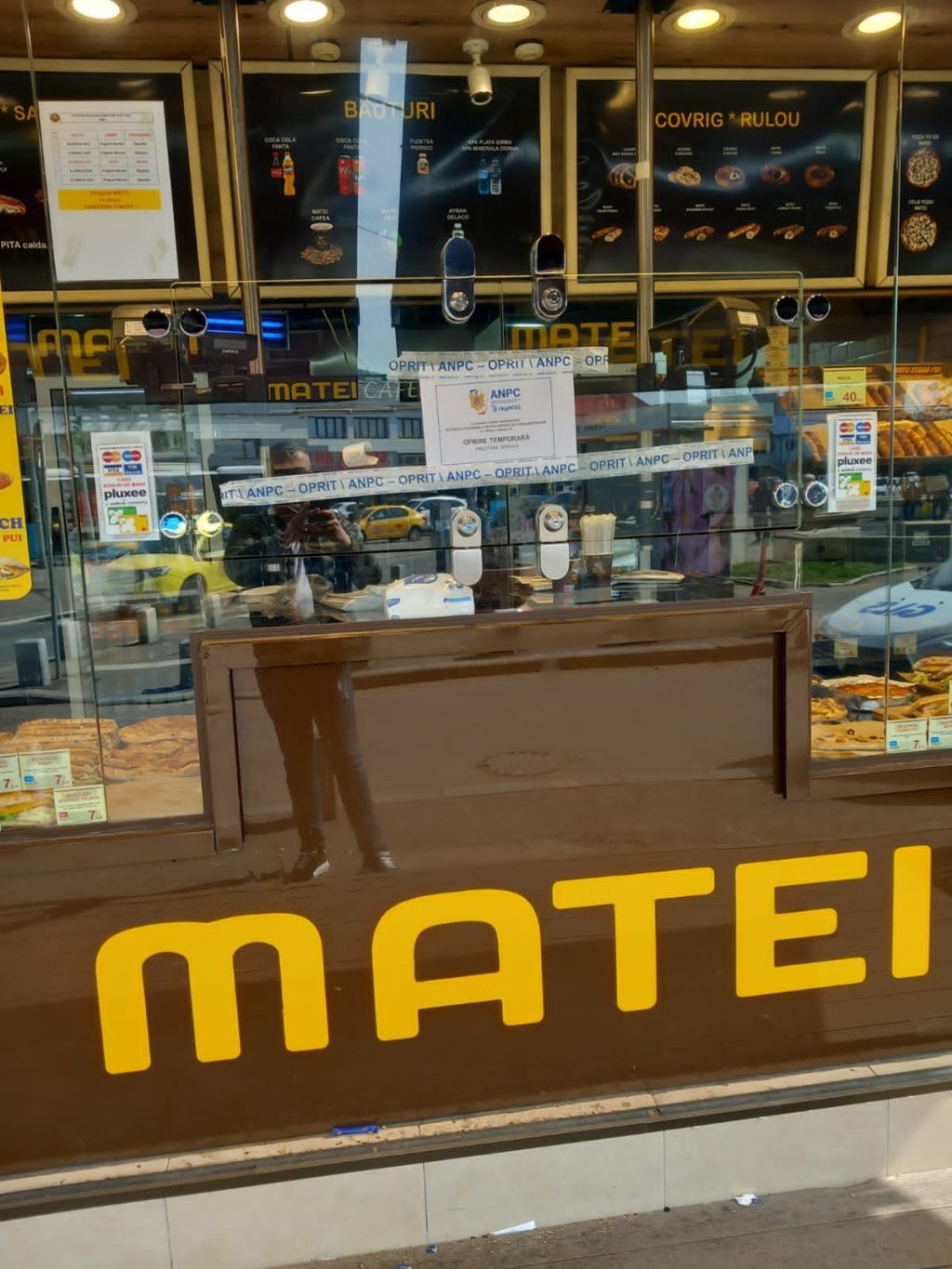 GALERIE FOTO: Controale ANPC la un cunoscut lanț de patiserii - Imagine 2