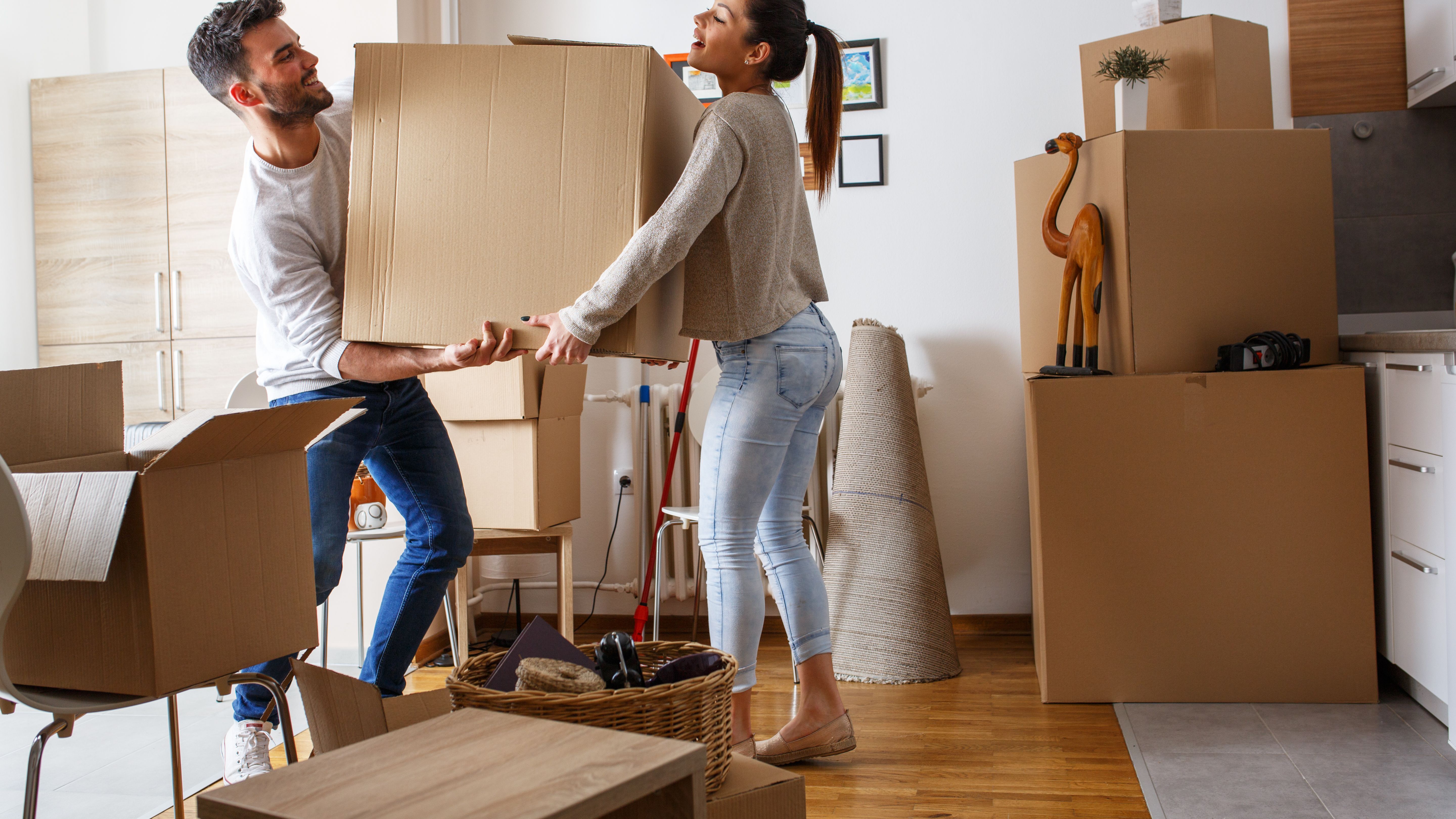 Chirie pet-friendly și apartament cu parcare: ce caută românii în anunțurile imobiliare