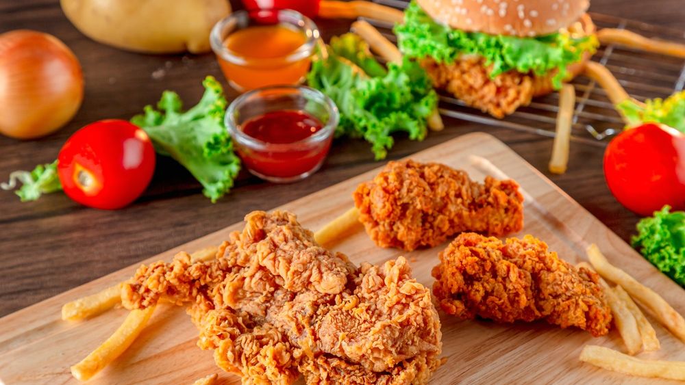 Românii sunt frați cu moldovenii, dar puiul KFC este la fel în București și Chișinău?