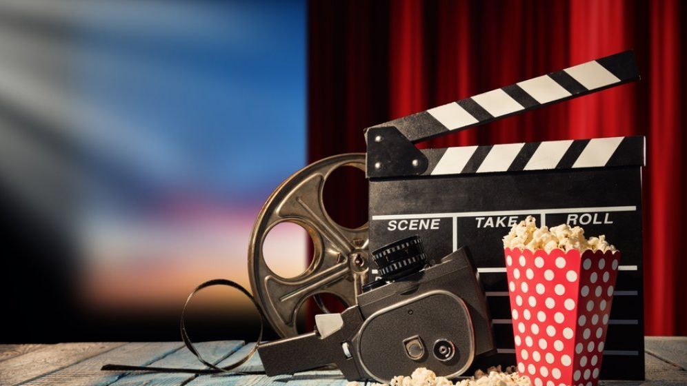 Teatrele, cinematografele, restaurantele se vor putea deschide probabil din 1 septembrie