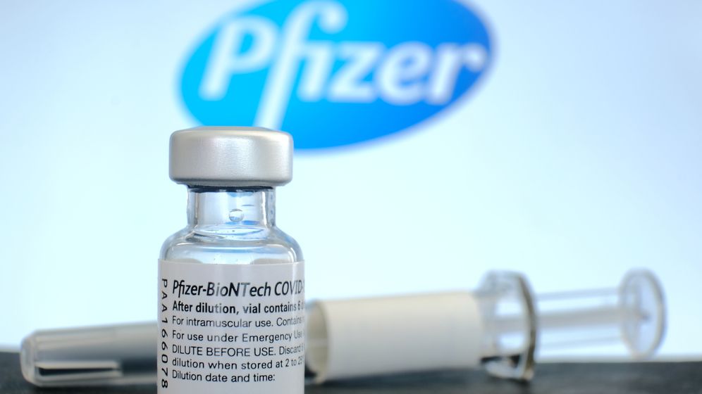 Șeful Pfizer prezice că vom reveni la viața normală peste un an de zile