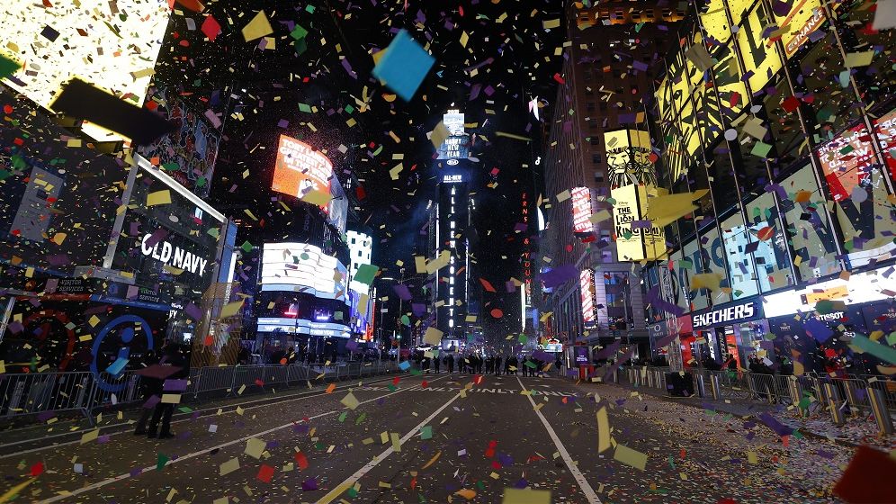 Puncte Revolut - un nou program în aplicație. „Dacă cheltuiești lunar 2.500 de euro poți să acoperi un zbor dus-întors la New York”