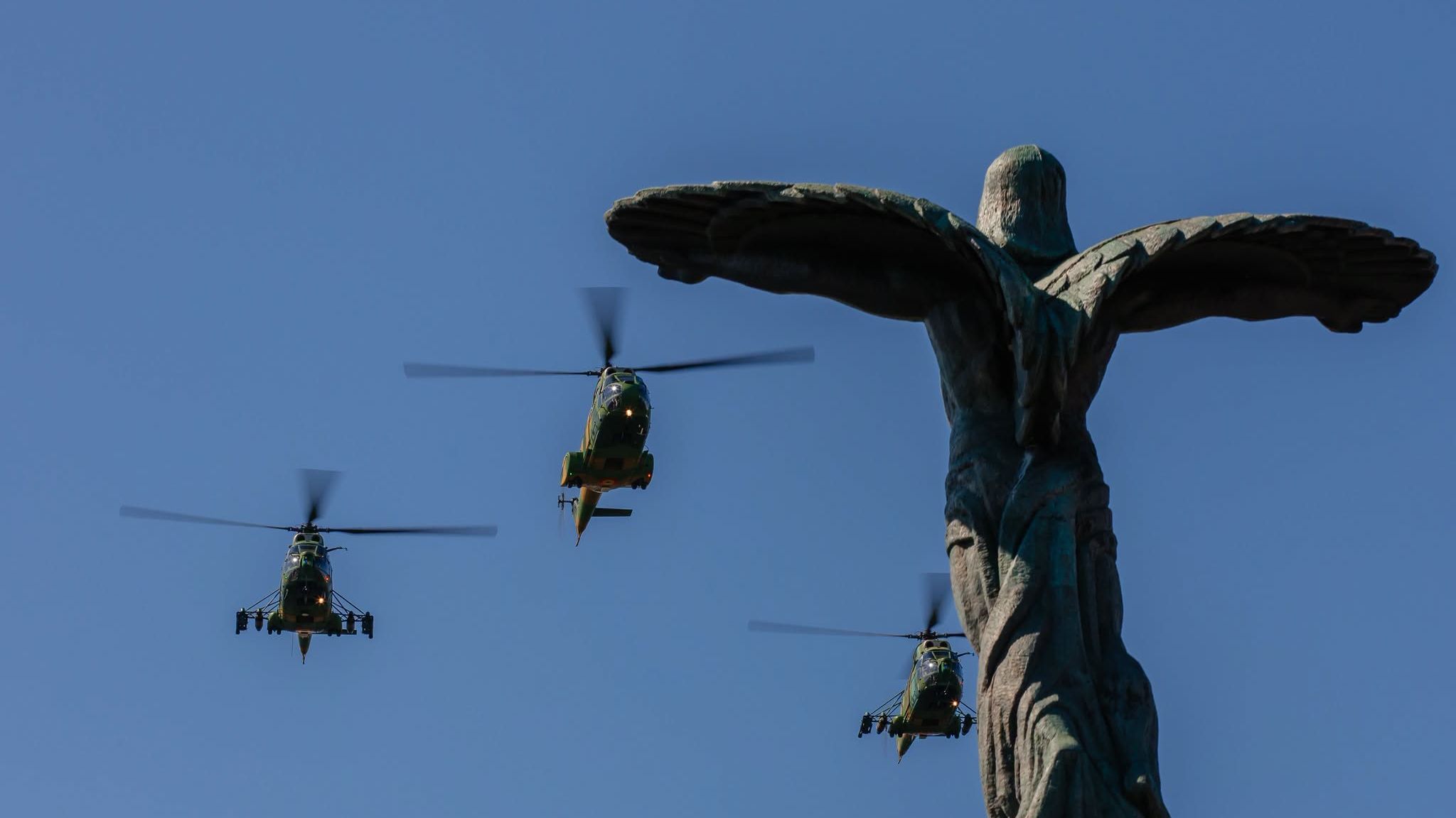 Avioane deasupra Bucureștiului. Încep antrenamentele pentru Ziua Aviației