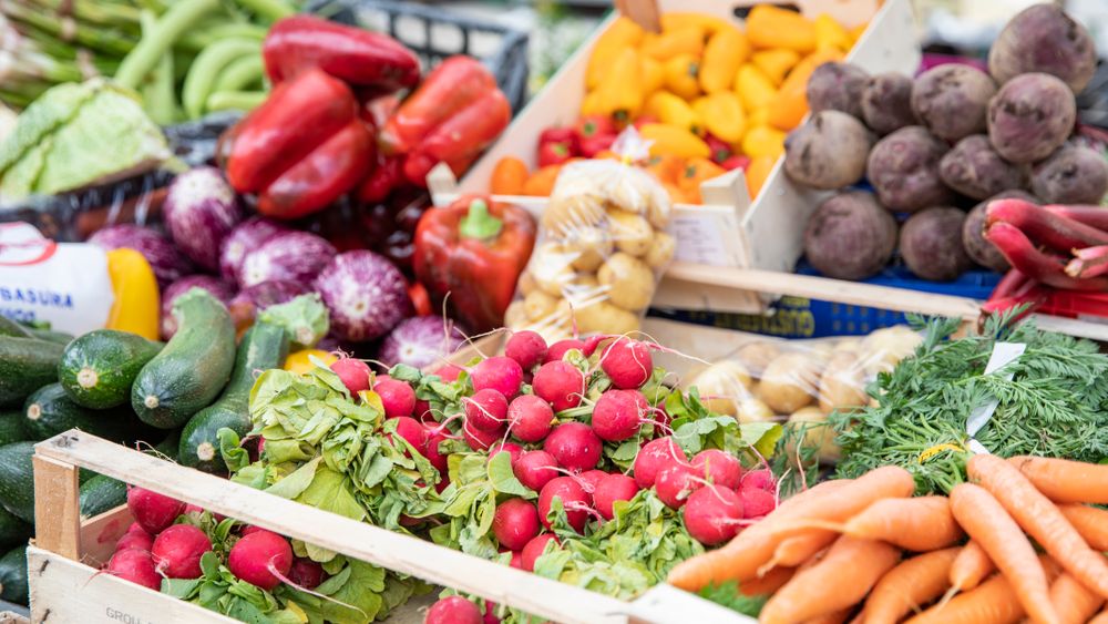 Ministerul Agriculturii asigura ca legumele si fructele din pietele romanesti sunt sigure pentru consum