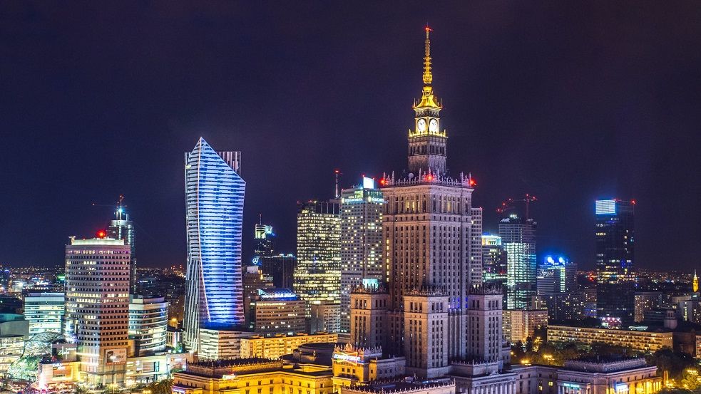 Coronavirus | Polonia reintroduce restricții la nivel național