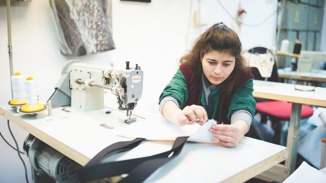 Remesh, proiectul prin care bannerele publicitare sunt transformate in obiecte utile