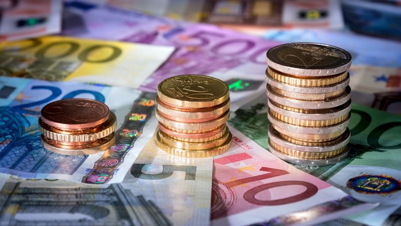 Ministerul pentru Mediul de Afaceri a lansat programul prin care plateste bani firmelor pentru "internationalizare"