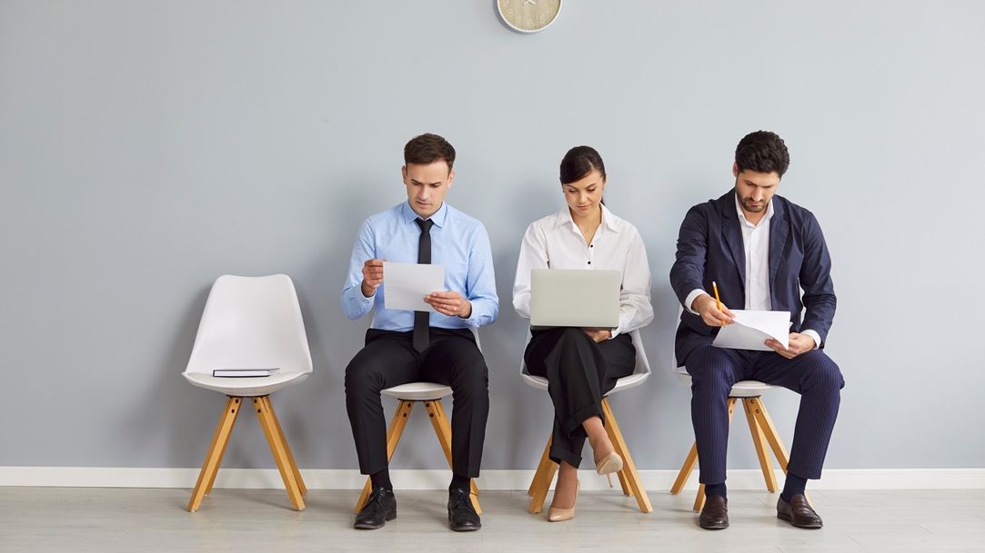 Angajări în domeniul care dă cele mai mari salarii: Sute de posturi vacante pentru românii care vor să lucreze la giganții IT