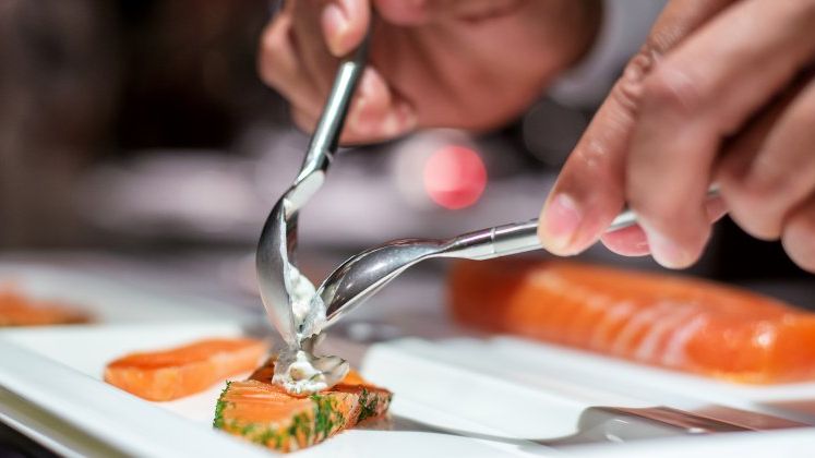 Cristian Preotu, Comtesse du Barry: Romanii incep sa semene cu clientela din Franta. Cumpara delicatese pentru ei, nu pentru a le oferi cadou