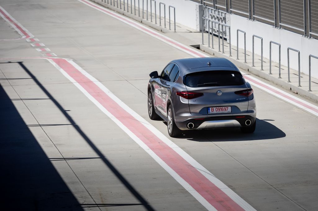 Alfa Romeo Stelvio - Imagine 5