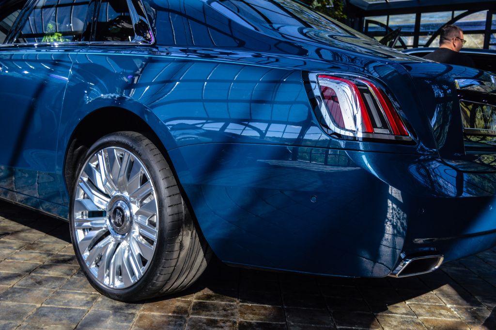 GALERIE FOTO | Rolls-Royce aduce mai multe premiere europene importante la București - Imagine 4