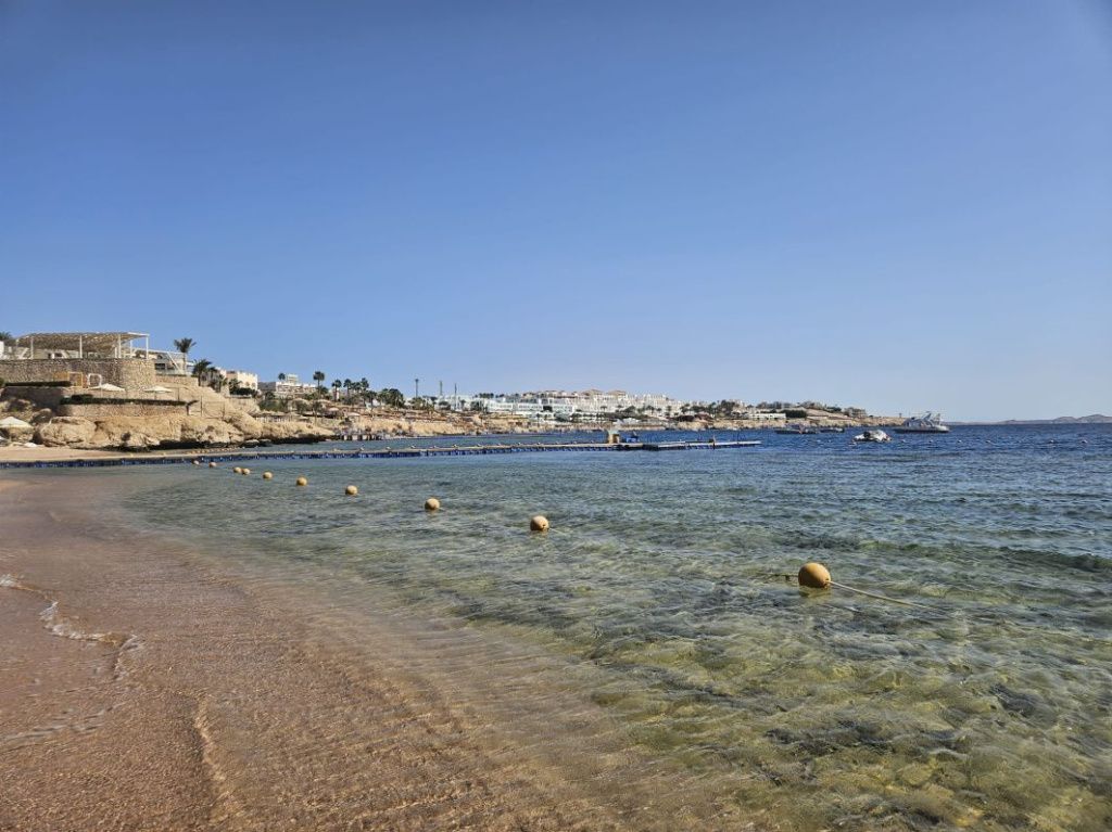 [GALERIE FOTO] Sharm el Sheikh: Locul unde Marea Roșie îți taie răsuflarea și deșertul își d - Imagine 1