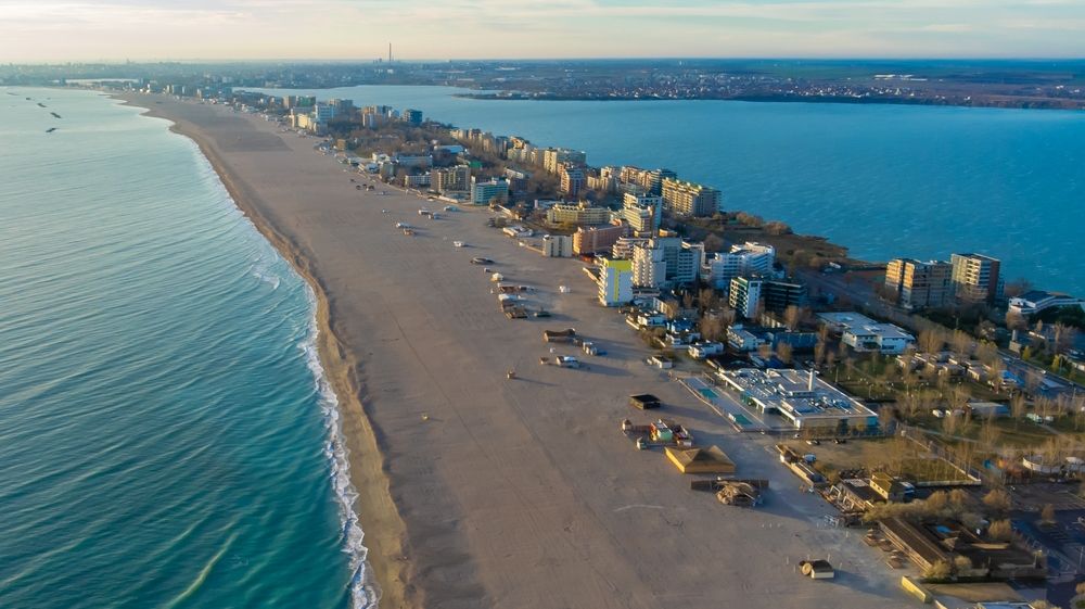 Ce evenimente au loc în iulie la Constanța și Mamaia: concerte pe plajă, filme la apus și festivaluri