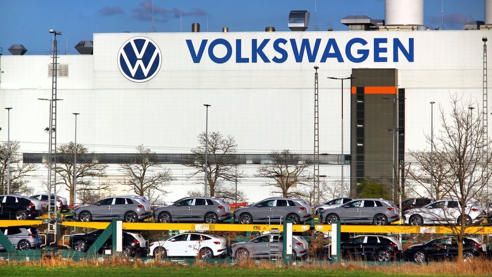Volkswagen, gata să scape de două fabrici „rămase goale”. De vină ar fi scăderea cererii în Europa