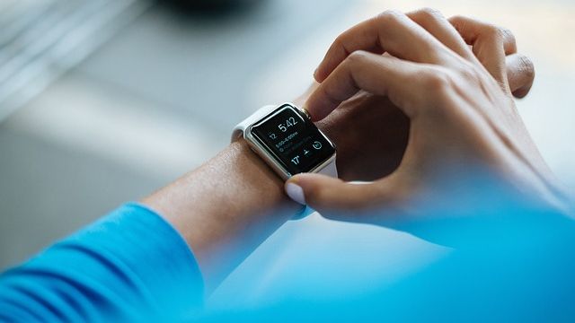 Reduceri eMag: Ce oferte gasesti la smartwatch-uri