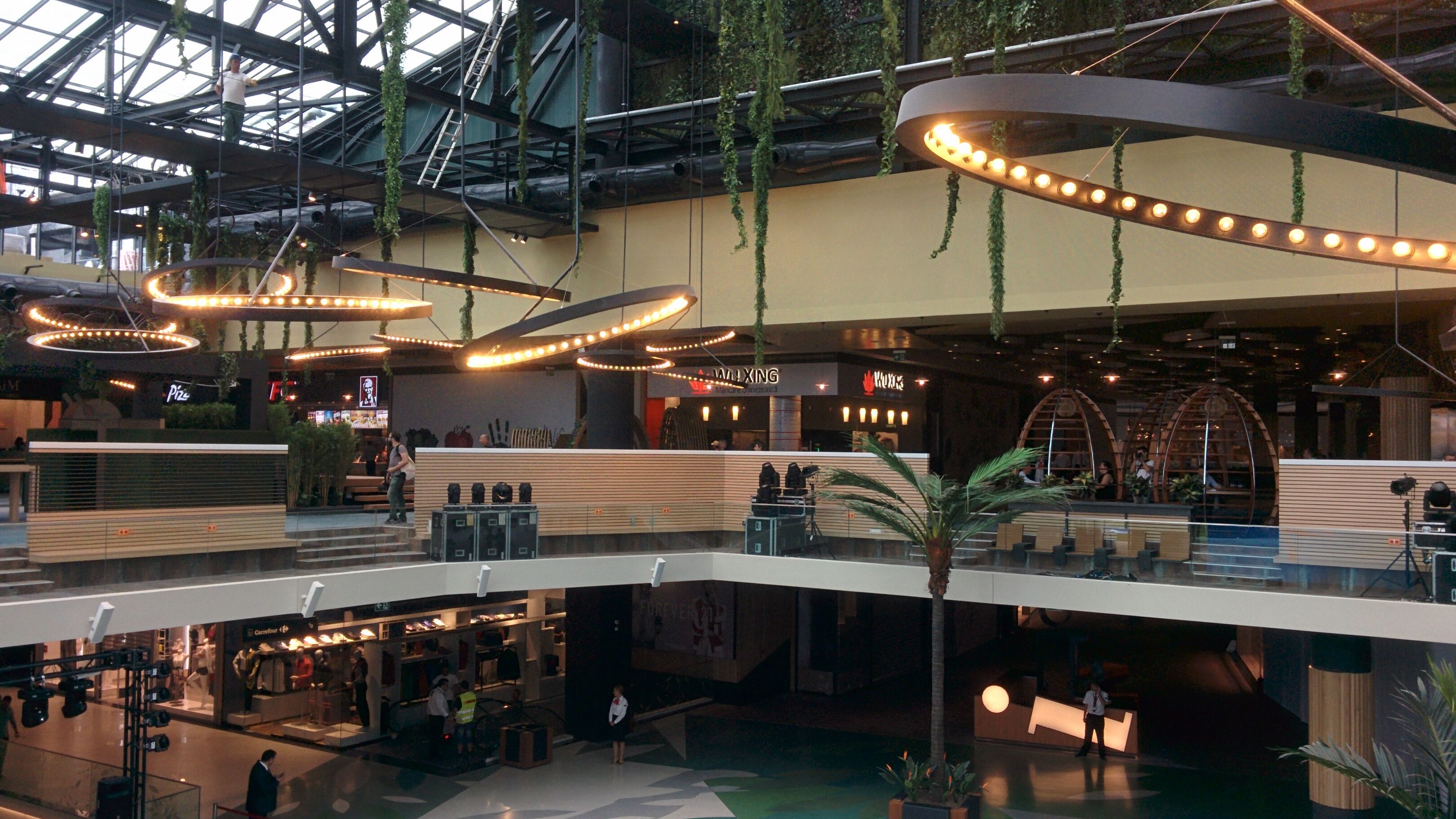 Cum arata ParkLake, colosul de peste 70.000 mp din cartierul Titan, cel mai mare si mai asteptat mall din Romania din acest an [FOTO]