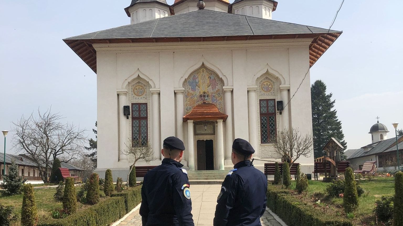 Weekendul Floriilor: peste 5.000 de jandarmi vor fi la cele aproximativ 12.000 de biserici din țară