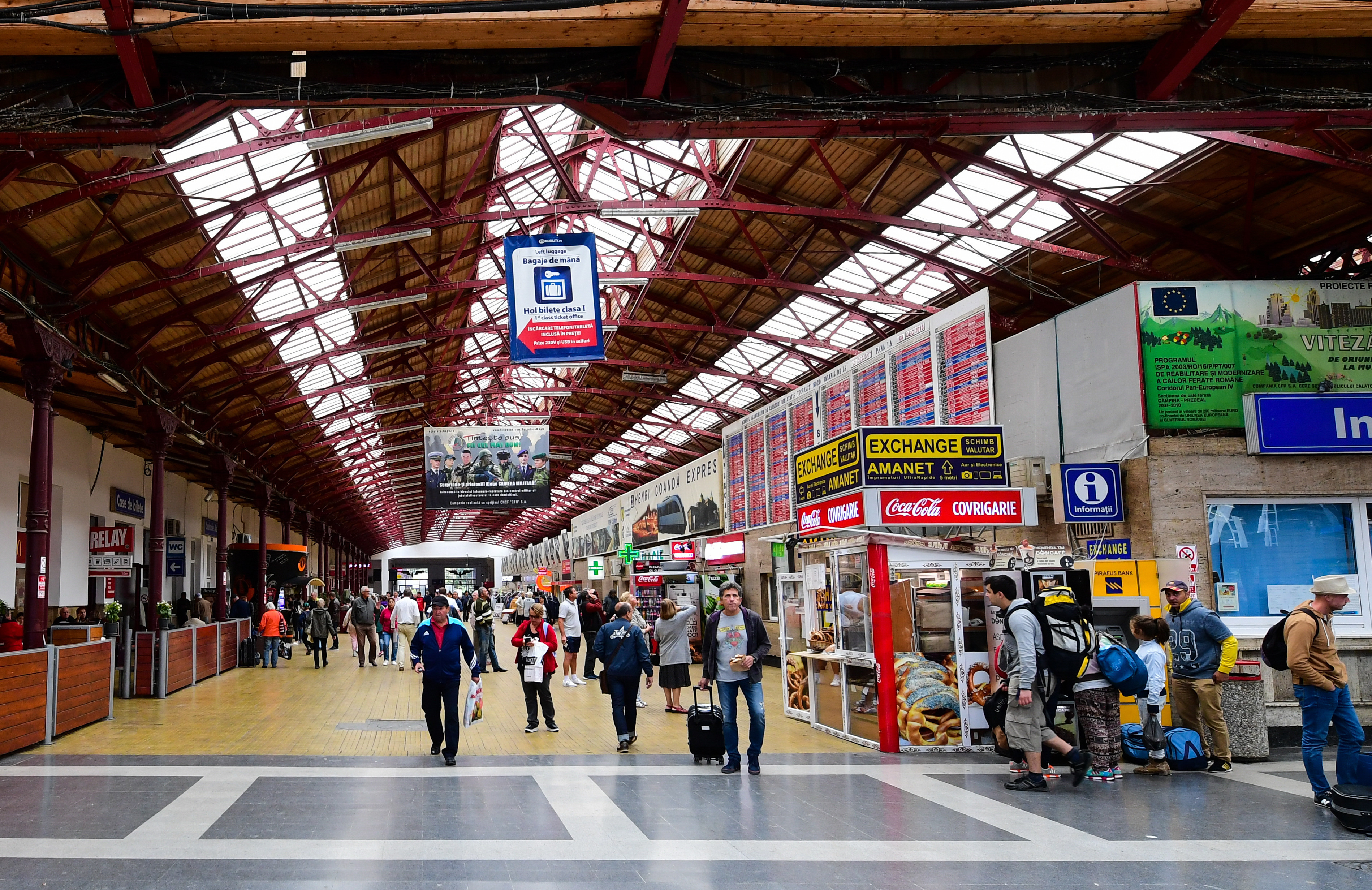Furtuna a întrerupt alimentarea cu energie în Gara de Nord: circulația trenurilor electrice este afectată