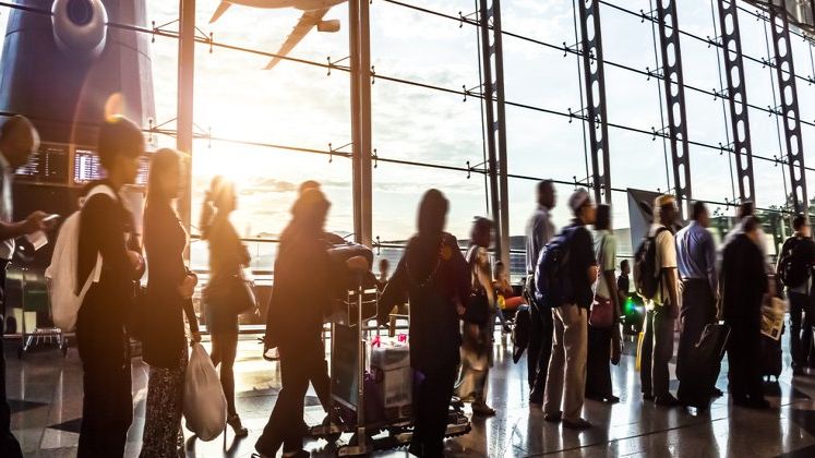 Aeroportul Otopeni a suplimentat numarul de ghisee pe fluxul de plecari, pentru evitarea cozilor la orele de varf