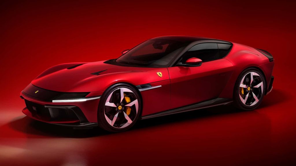 GALERIE FOTO | Ferrari a lansat un nou supercar cu motor V12 - Imagine 15