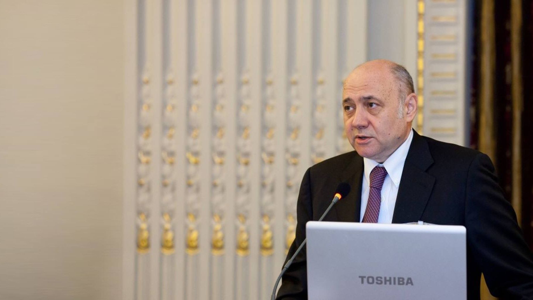 DNA: Medicul Irinel Popescu, trimis în judecată după ce ar fi promis bani pentru a scăpa de dosare