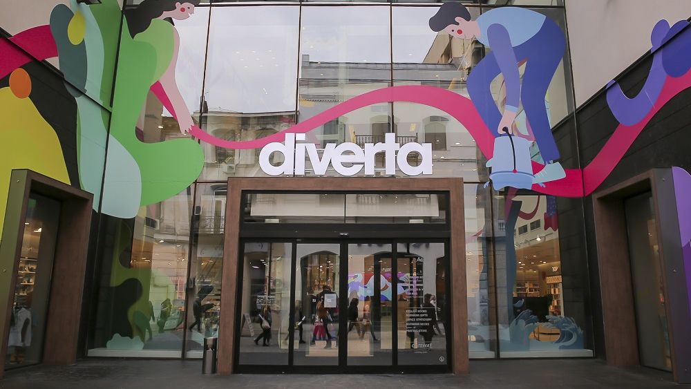 Diverta a deschis o librarie in Centrul Vechi al Capitalei. Ce aduce nou concept store-ul Diverta Lipscani