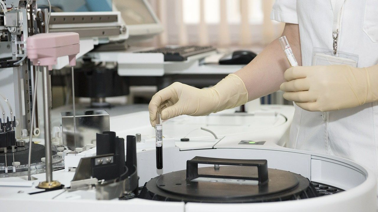 COVID-19 | Un centru de DIALIZĂ din București a fost închis după confirmarea a nouă cazuri de pacienți infectați