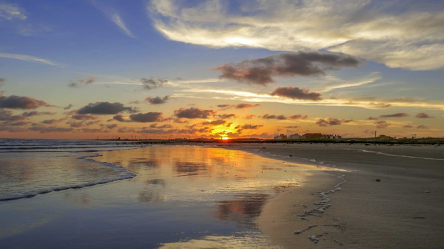 Cât de MARE este plaja lărgită din Mamaia în comparație cu cele mai mari zece plaje din lume