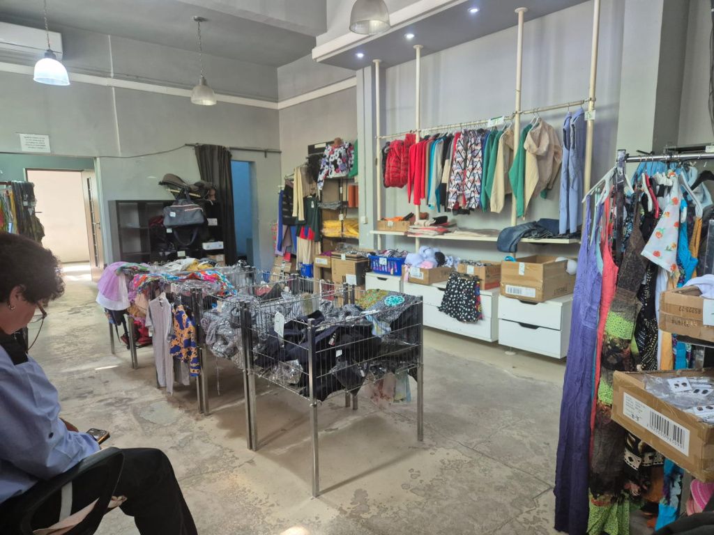 FOTO | În excursie la magazinul ANAF din București: Cum arată și cât costă marfa. Fiscul nu ac - Imagine 13