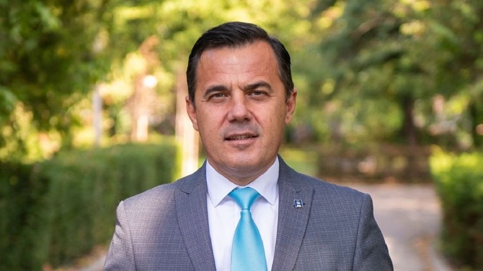 Ion Ștefan, fostul ministru al Deazvoltării a fost dus la spital după ce a căzut de pe o hală industrială