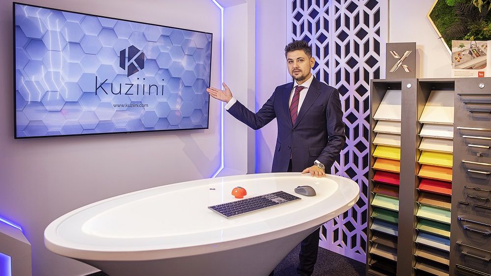 FOTO: Cum arată singurul showroom de bucătării complet digital și fără angajați