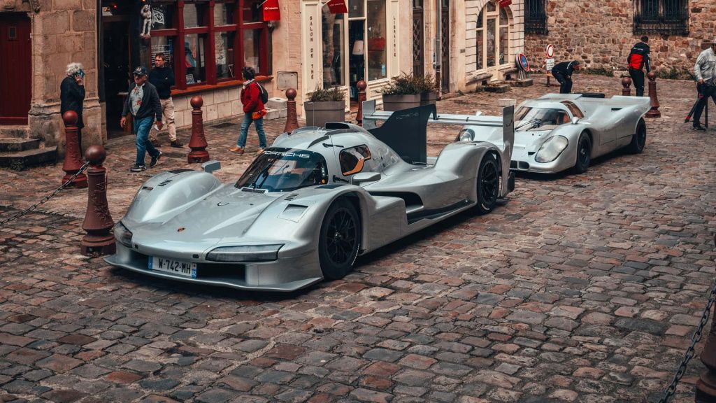 FOTO | Porsche a construit o versiune de stradă a mașinii cu care speră să câștige la Le Mans - Imagine 10