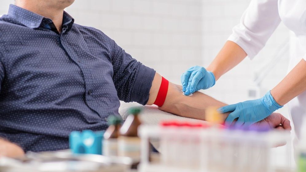 Centrele de transfuzie sanguină sunt deschise în 24 de judeţe şi municipiul Bucureşti