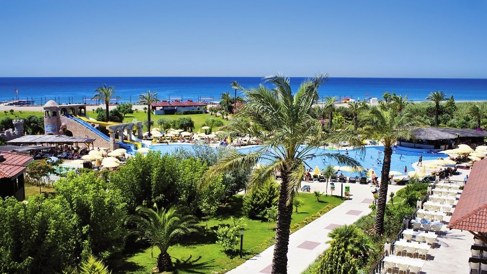 Top 3 destinații de vacanță preferate de români pentru vara aceasta