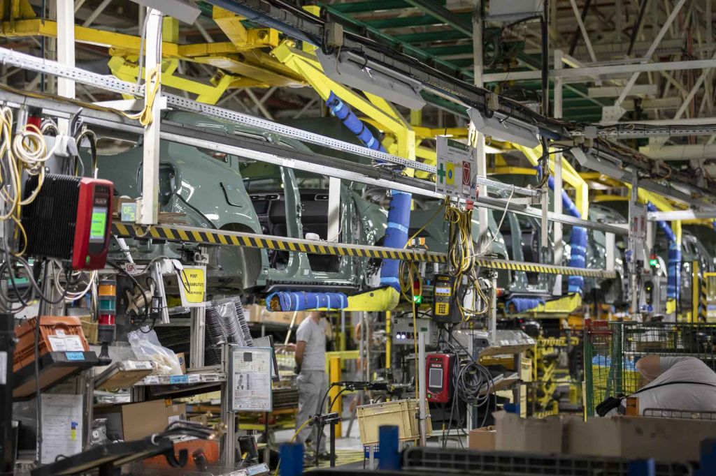 Linia de producție de la Montaj are o lungime de 1,2 kilometri.