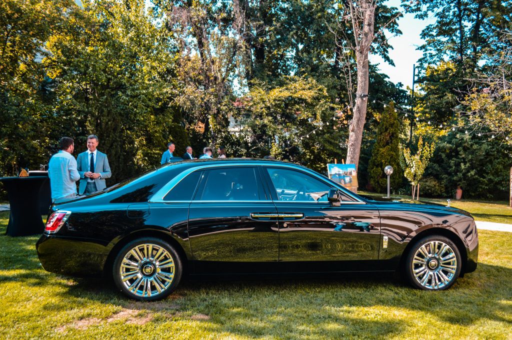 GALERIE FOTO | Rolls-Royce deschide un showroom în București - Imagine 20