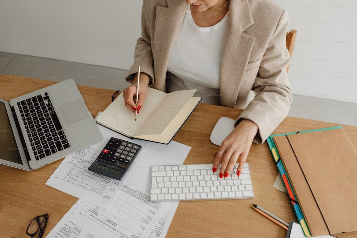 Contabilul nu mai trebuie să fie în orașul tău. Cum digitalizarea a schimbat regulile pentru firmele mici