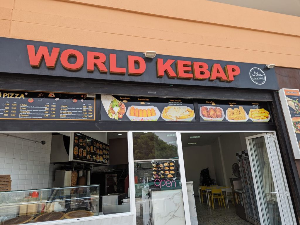 "Escapadă" la Ibiza: prețuri și imagini cu insula celor mai apreciate cluburi din lume - Imagine 5