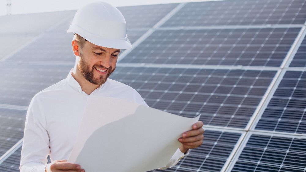 Ce verifici la acoperiș înainte să instalezi panouri fotovoltaice pe casă