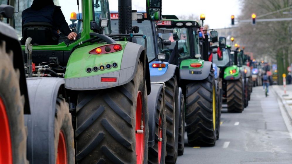 Ministrul Agriculturii, despre noua categorie de permise pentru tractoare: Limita de viteză este de 40km/h
