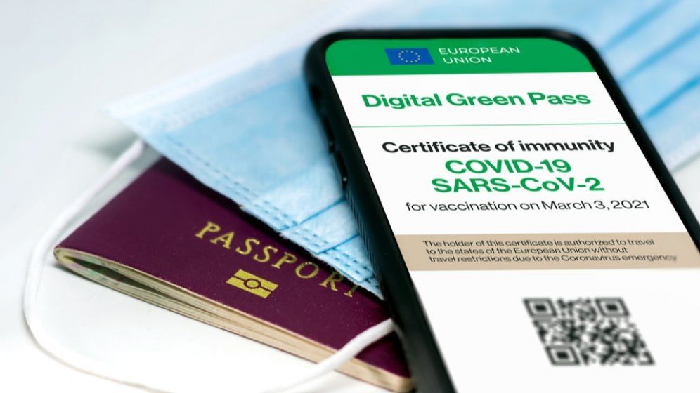 Certificatul verde devine obligatoriu la locul de muncă și în mijloacele de transport în Germania