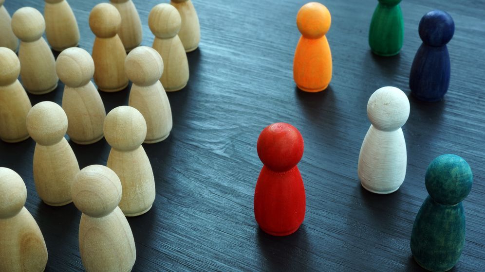 Cum putem privi discriminarea în sens pozitiv? ”Legea în sine e un instrument de discriminare”