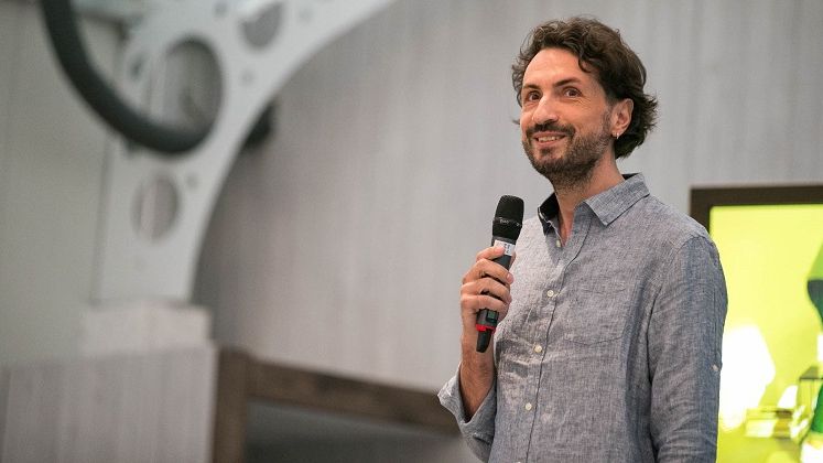 Rock cu amanuntul sau despre muzica pe care o face Alex Bratu, seful JYSK Romania