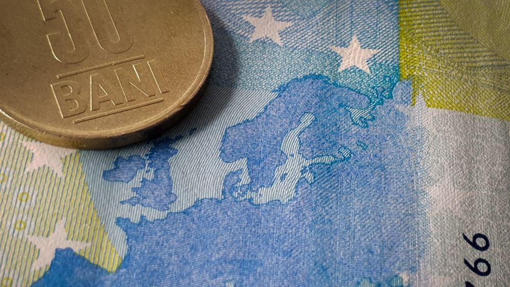 O agenție de rating a retrogradat România din cauza valului iminent de falimente generat de COVID-19