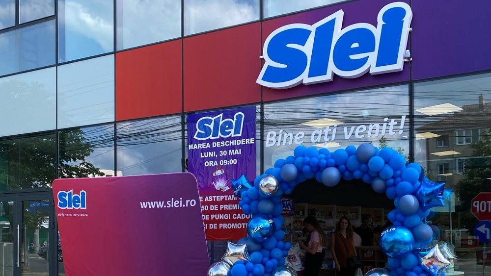 De la o investiție de 50.000 de euro, la cifră de afaceri de 1 mil. de euro. Un tânăr român vrea să se bată direct cu drogheriile dm