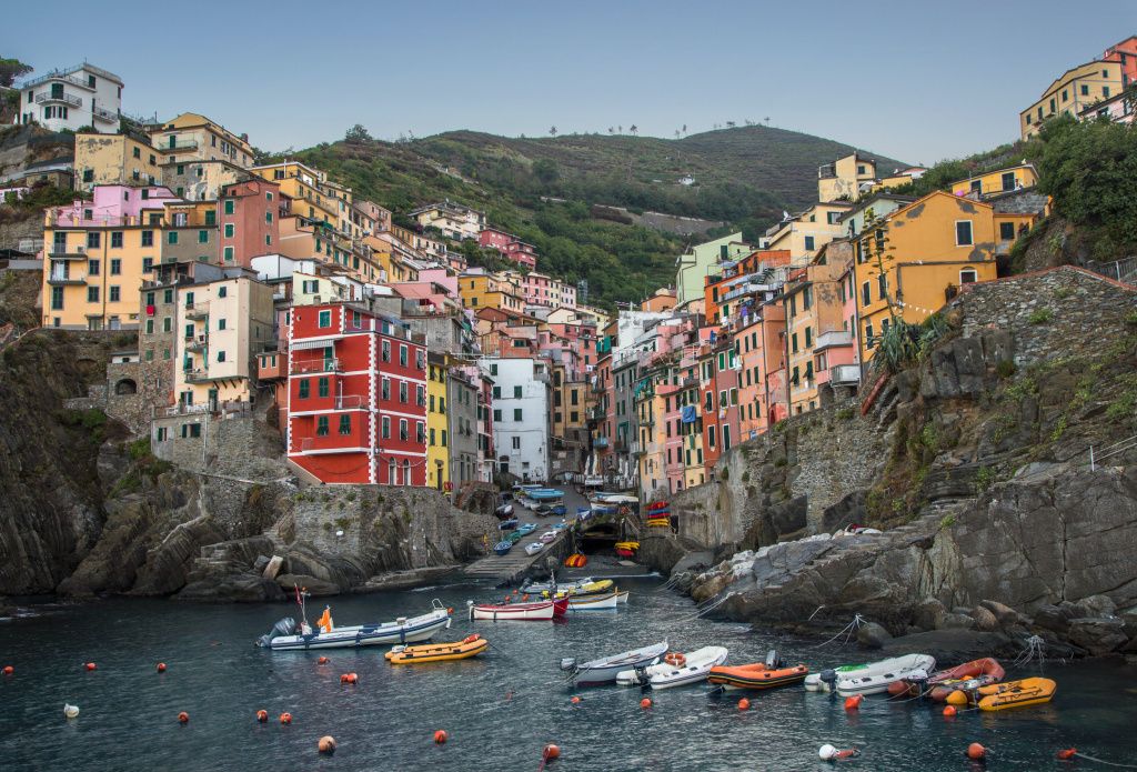 Cinque Terre - Raul Taciu - Unsplash